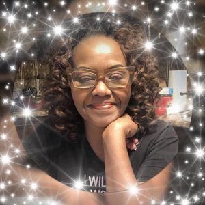 Meet your Posher, Cassandra